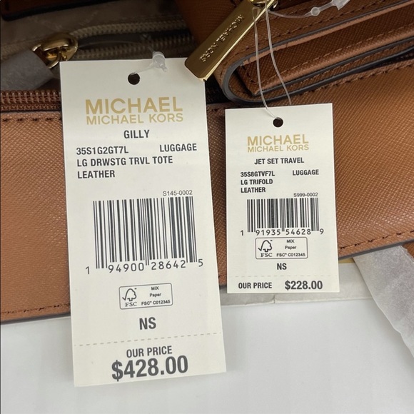 Michael Kors Large Gilly Tote & Trifold Wallet - Picture 11 of 13